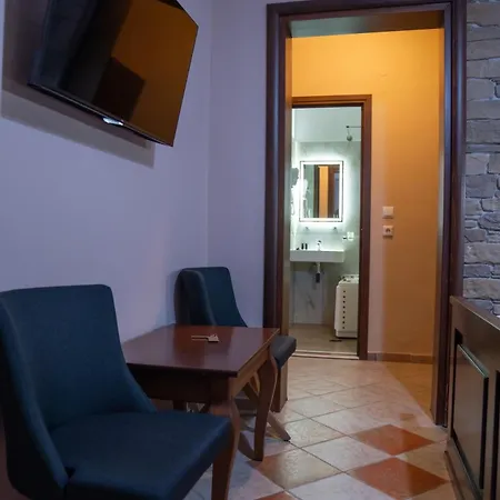 Kallinikos Káto Loutrákion