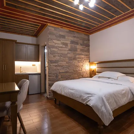 Kallinikos * Káto Loutrákion