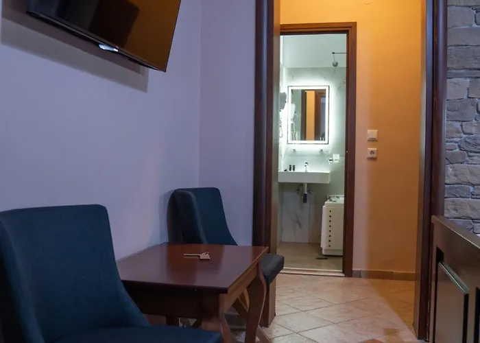 卡里尼库斯旅馆 Káto Loutrákion